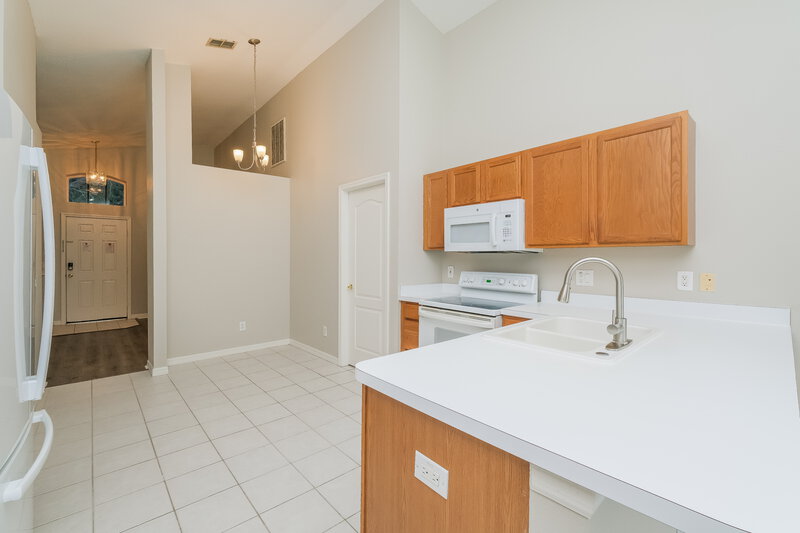 2,115/Mo, 3824 Briley Loop Land O' Lakes, FL 34638 Kitchen View 2