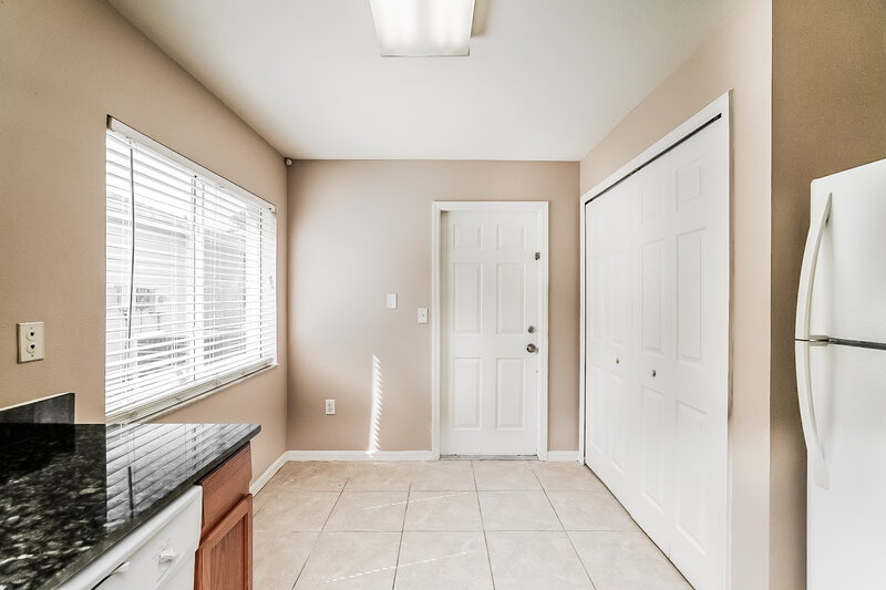 2,020/Mo, 11716 Brenford Crest Dr Riverview, FL 33579 Breakfast Nook View