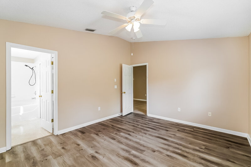 2,020/Mo, 11716 Brenford Crest Dr Riverview, FL 33579 Main Bedroom View 2