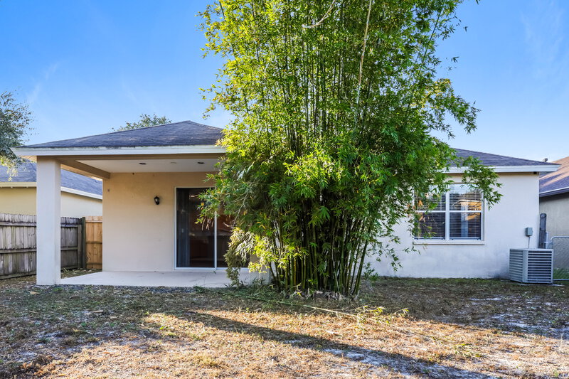2,380/Mo, 9707 Patrician Dr New Port Richey, FL 34655 Rear View