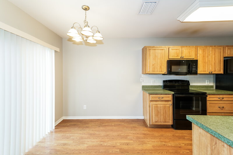 2,310/Mo, 17703 Parkway Green Ln Tampa, FL 33647 Breakfast Nook View