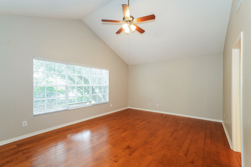2,310/Mo, 17703 Parkway Green Ln Tampa, FL 33647 Main Bedroom View 2