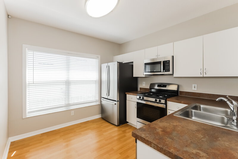 3,350/Mo, 10808 Shasta Ct Riverview, FL 33569 Kitchen View