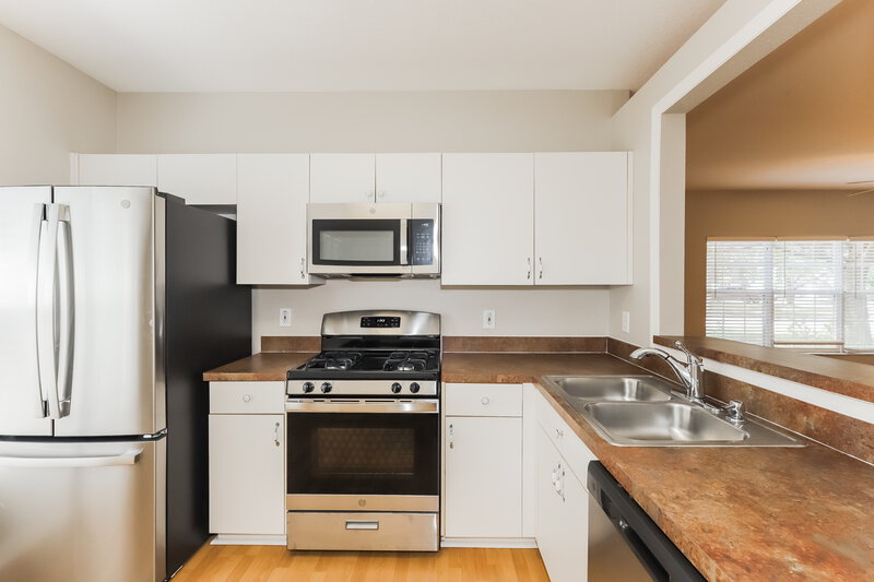 3,350/Mo, 10808 Shasta Ct Riverview, FL 33569 Kitchen View 3