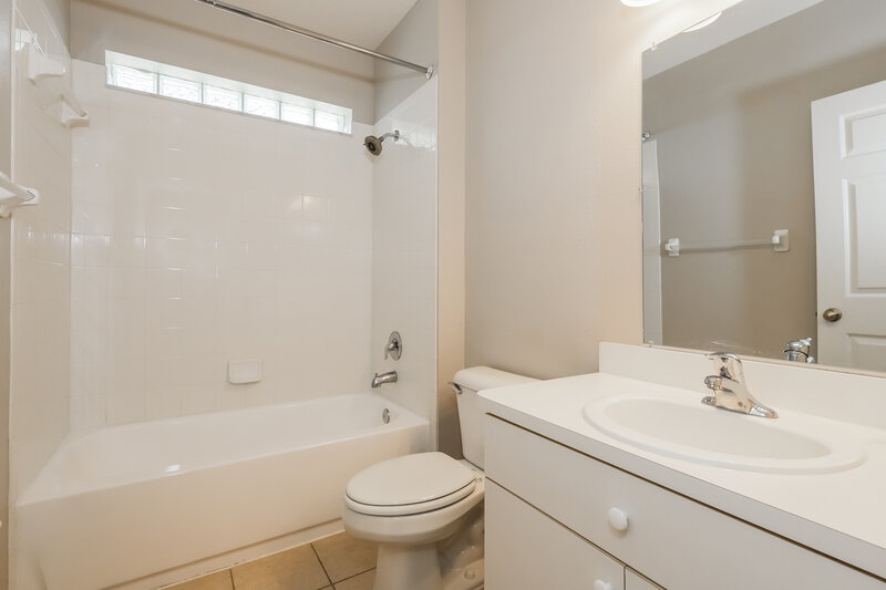 3,350/Mo, 10808 Shasta Ct Riverview, FL 33569 Bathroom View
