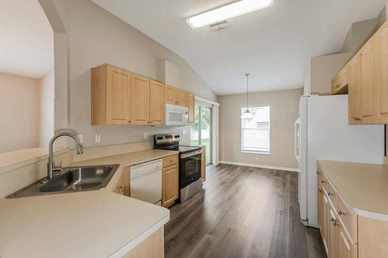 3,490/Mo, 1620 Totem Pole Way Lutz, FL 33559 Kitchen View