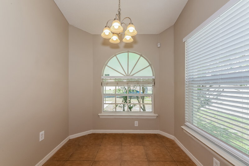 2,200/Mo, 11942 Lark Song Loop Riverview, FL 33579 Dining Room View 2