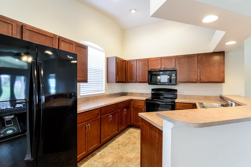 2,005/Mo, 14608 Rannoch Moor Pl Wimauma, FL 33598 Kitchen View