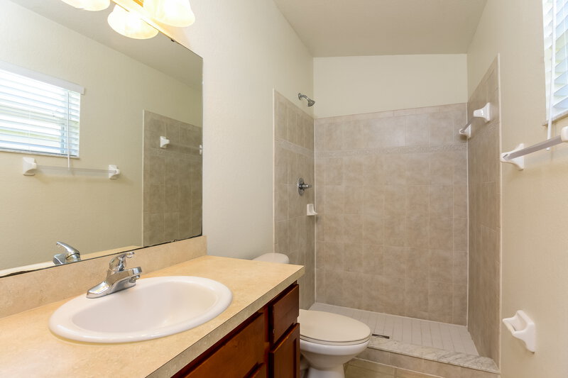 2,005/Mo, 14608 Rannoch Moor Pl Wimauma, FL 33598 Bathroom View