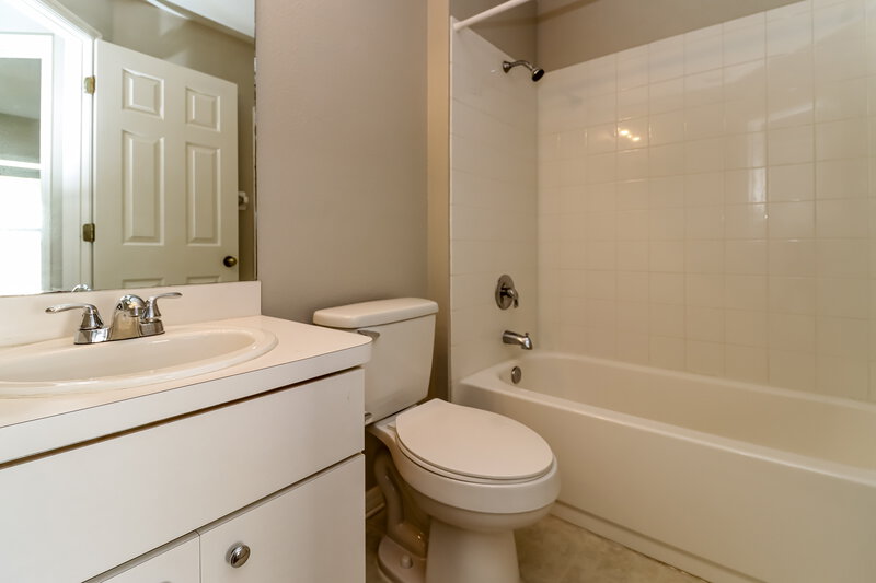 1,980/Mo, 6923 Summer Harbor Ln Riverview, FL 33578 Bathroom View