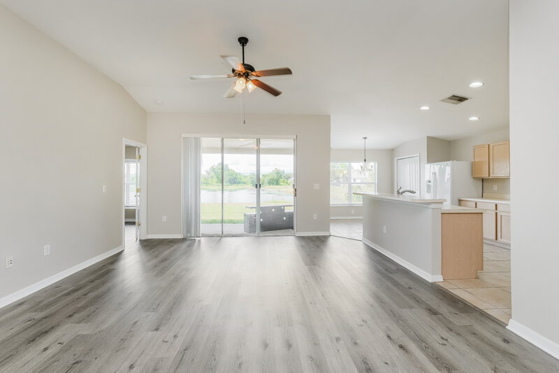 2,215/Mo, 6613 Cambridge Park Dr Apollo Beach, FL 33572 Living Room View 2