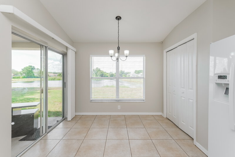 2,215/Mo, 6613 Cambridge Park Dr Apollo Beach, FL 33572 Breakfast Nook View