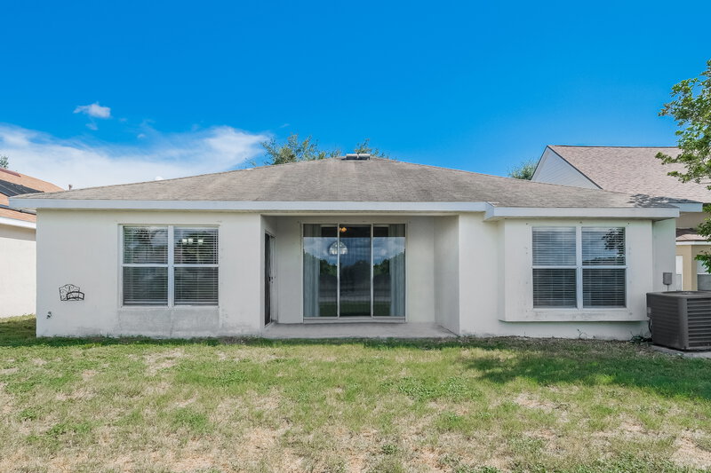 2,215/Mo, 6613 Cambridge Park Dr Apollo Beach, FL 33572 Rear View