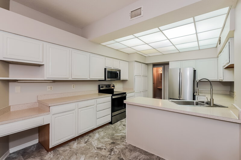 2,590/Mo, 9203 Rockrose Dr Tampa, FL 33647 Breakfast Nook View