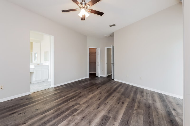 2,590/Mo, 9203 Rockrose Dr Tampa, FL 33647 Main Bedroom View 2