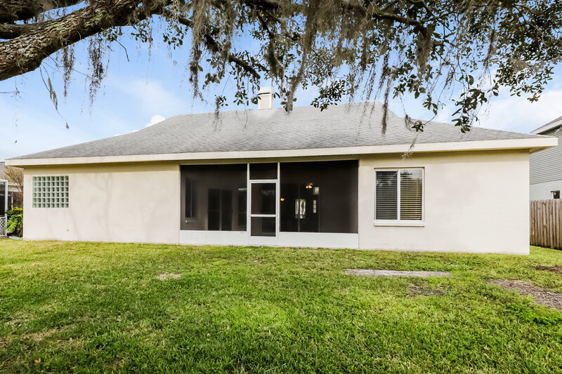 2,590/Mo, 9203 Rockrose Dr Tampa, FL 33647 Rear View