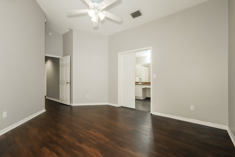 2,500/Mo, 1710 Wakefield Dr Brandon, FL 33511 Main Bedroom View 2