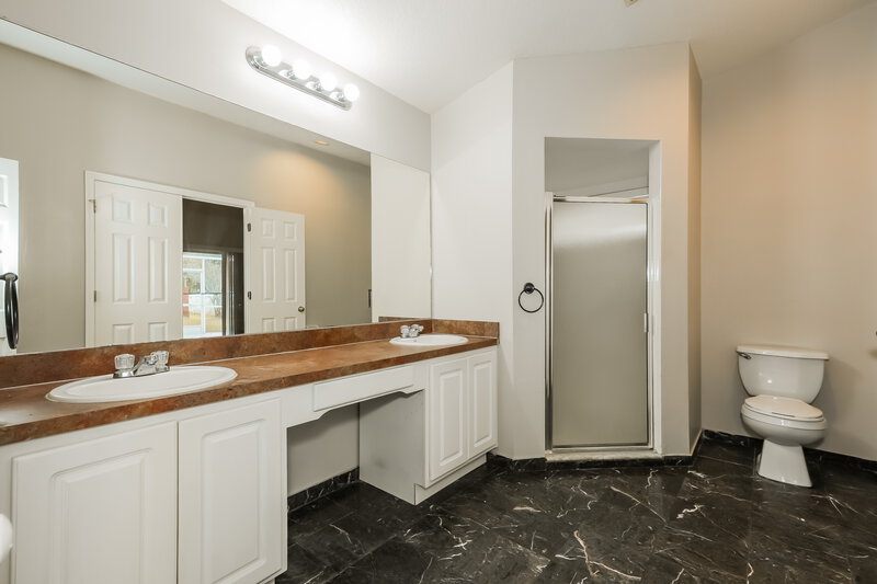 2,500/Mo, 1710 Wakefield Dr Brandon, FL 33511 Main Bathroom View
