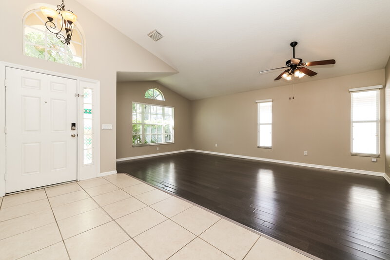 2,795/Mo, 16820 Hawkridge Rd Lithia, FL 33547 Living Room View