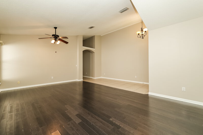 2,795/Mo, 16820 Hawkridge Rd Lithia, FL 33547 Living Room View 2