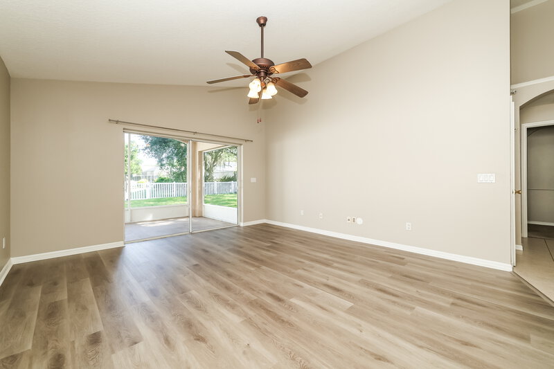 2,795/Mo, 16820 Hawkridge Rd Lithia, FL 33547 Family Room View 2
