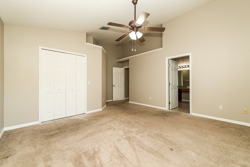 2,795/Mo, 16820 Hawkridge Rd Lithia, FL 33547 Main Bedroom View 2