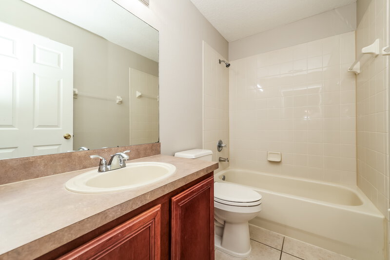 2,795/Mo, 16820 Hawkridge Rd Lithia, FL 33547 Bathroom View
