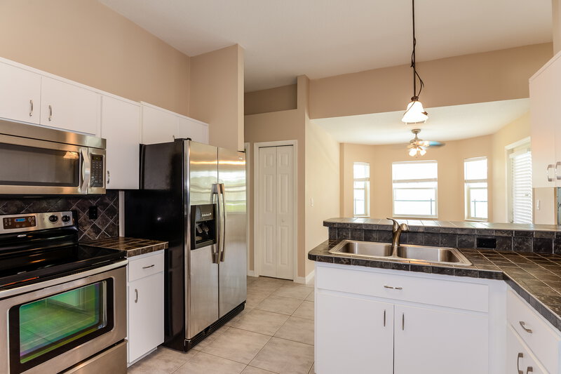 2,310/Mo, 4345 Harney Ct New Port Richey, FL 34655 Kitchen View 2