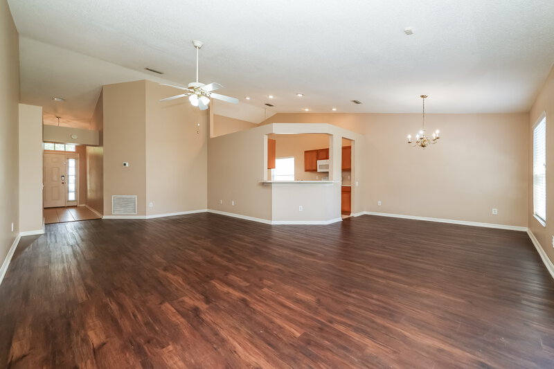 2,250/Mo, 12614 Midpointe Dr Riverview, FL 33578 Living Room View