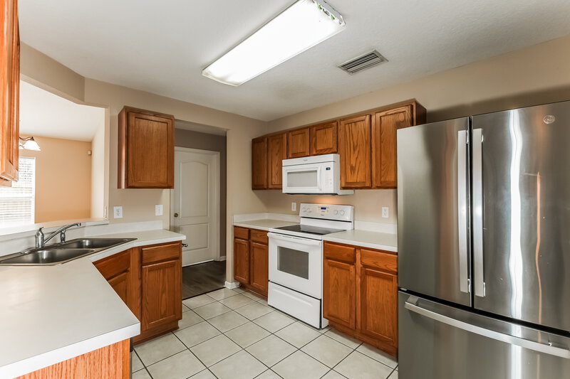 1,965/Mo, 13247 Early Run Ln Riverview, FL 33578 Kitchen View 2