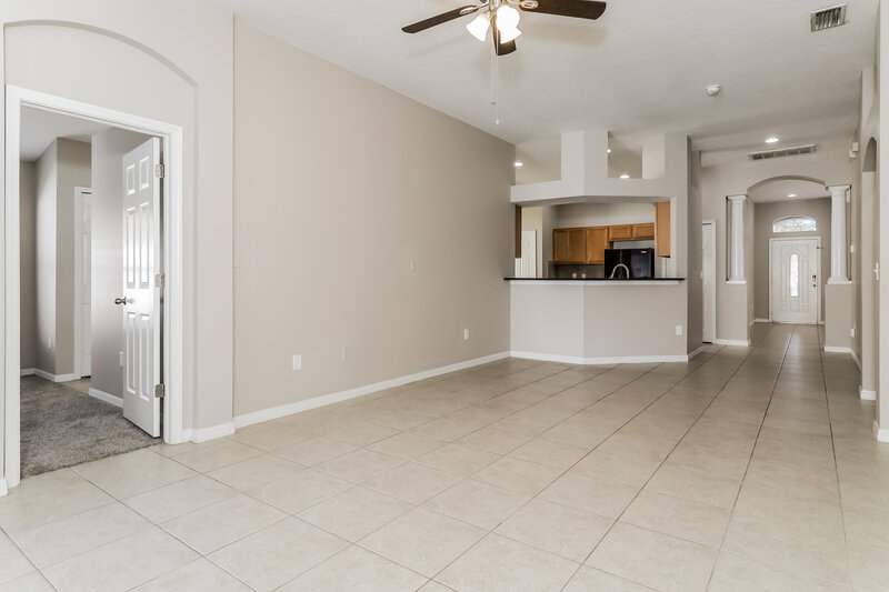 0/Mo, 15950 Leatherleaf Ln Land O Lakes, FL 34638 Living Room View 2