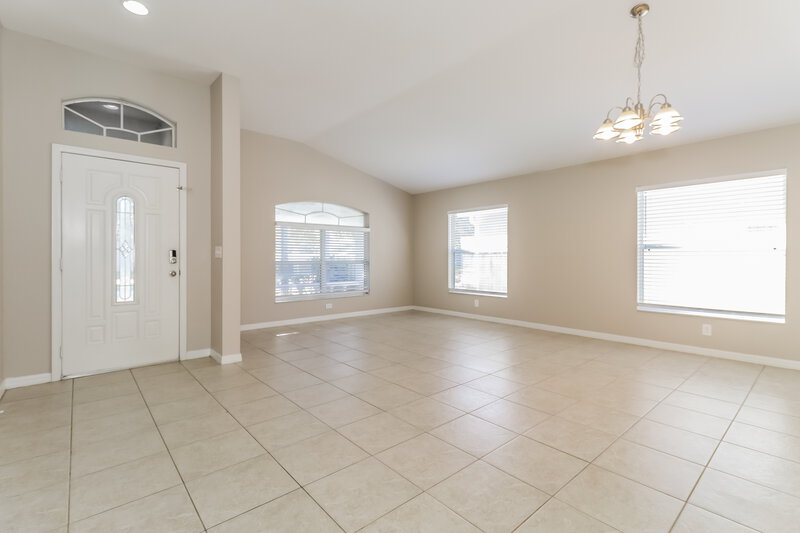 0/Mo, 15950 Leatherleaf Ln Land O Lakes, FL 34638 Family Room View 2