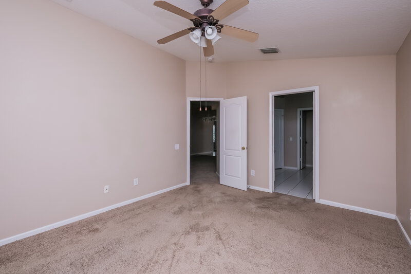 2,100/Mo, 12442 Midpointe Dr Riverview, FL 33569 Main Bedroom View 2