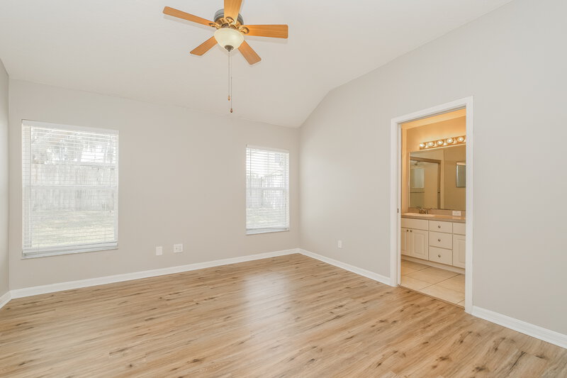 1,815/Mo, 10237 Lakeside Vista Dr Riverview, FL 33569 Main Bedroom View