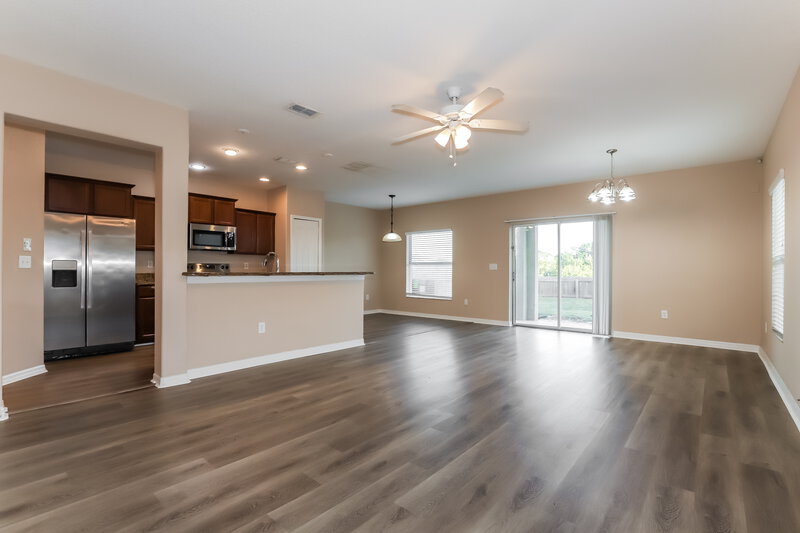 2,160/Mo, 521 Laguna Mill Dr Ruskin, FL 33570 Living Room View