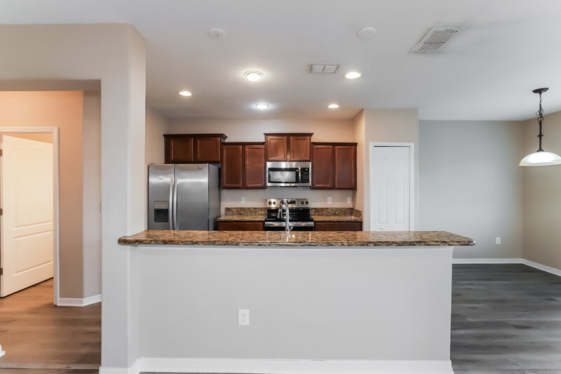 2,160/Mo, 521 Laguna Mill Dr Ruskin, FL 33570 Kitchen View
