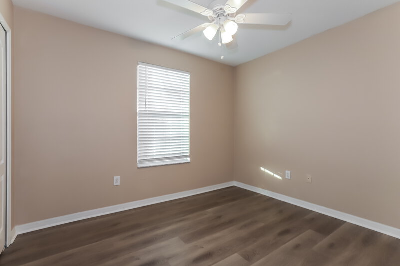 2,160/Mo, 521 Laguna Mill Dr Ruskin, FL 33570 Bedroom View 3