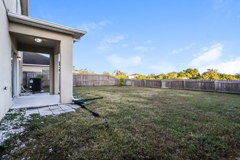 2,160/Mo, 521 Laguna Mill Dr Ruskin, FL 33570 Rear View 2