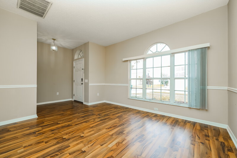 2,355/Mo, 5100 Windingbrook Trl Wesley Chapel, FL 33544 Living Room View