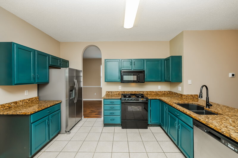 2,355/Mo, 5100 Windingbrook Trl Wesley Chapel, FL 33544 Kitchen View