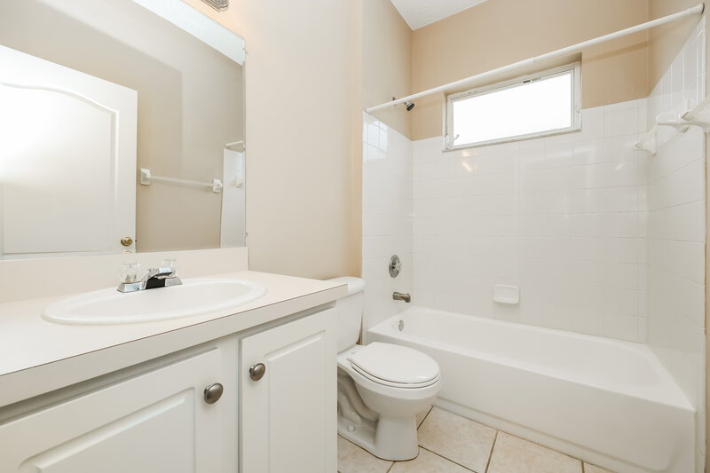 2,355/Mo, 5100 Windingbrook Trl Wesley Chapel, FL 33544 Bathroom View
