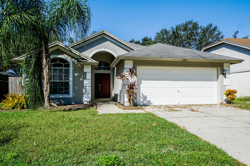 2,295/Mo, 2302 Kenwick Dr Valrico, FL 33596 Front View