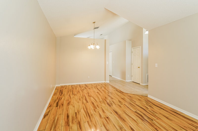 2,295/Mo, 2302 Kenwick Dr Valrico, FL 33596 Living Room View