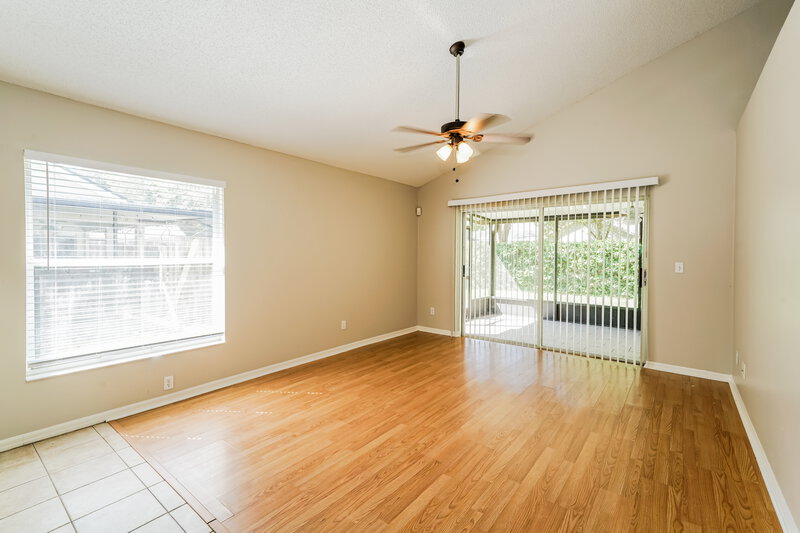 2,295/Mo, 2302 Kenwick Dr Valrico, FL 33596 Living Room View 2
