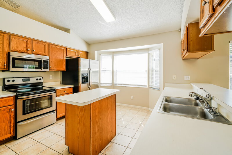 2,295/Mo, 2302 Kenwick Dr Valrico, FL 33596 Kitchen View