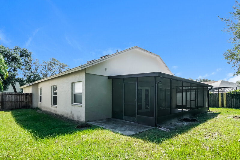 2,295/Mo, 2302 Kenwick Dr Valrico, FL 33596 Rear View 2
