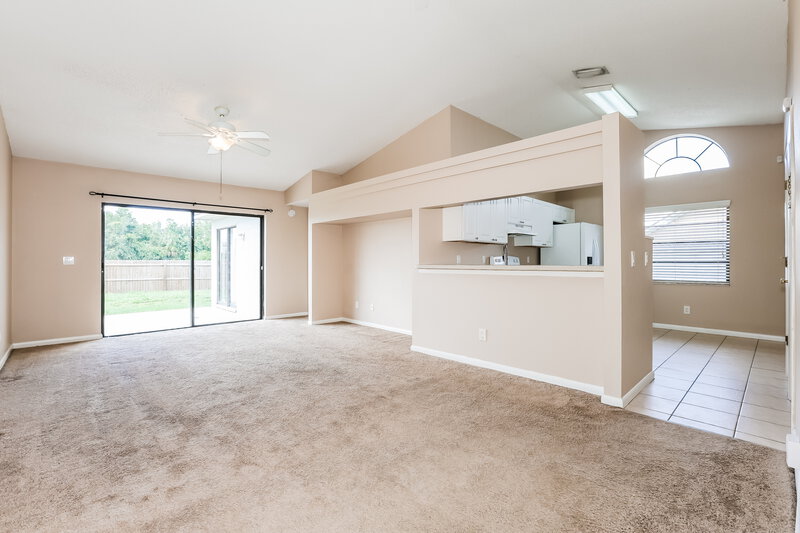 1,945/Mo, 10818 Peppersong Dr Riverview, FL 33578 Living Room View