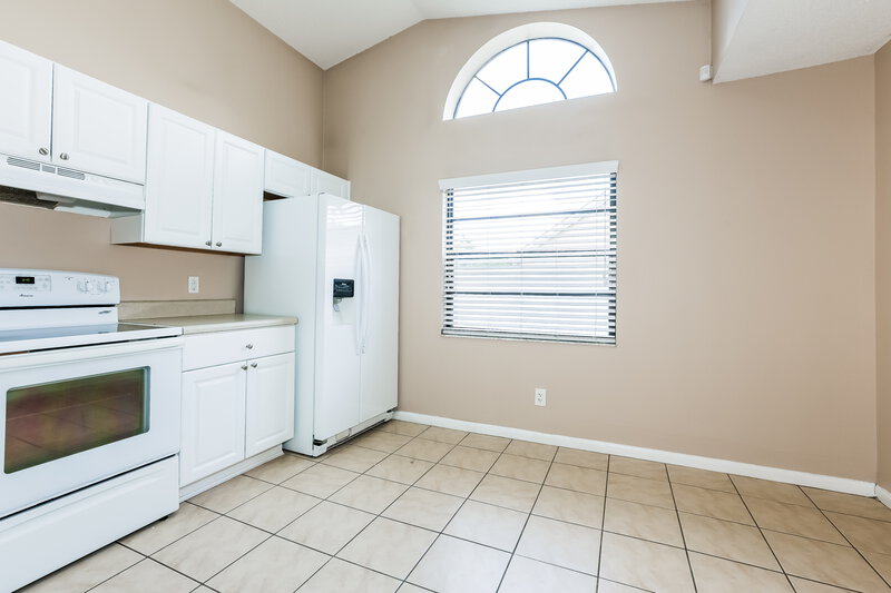 1,945/Mo, 10818 Peppersong Dr Riverview, FL 33578 Kitchen View