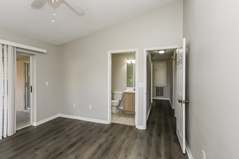 2,150/Mo, 11951 Lark Song Loop Riverview, FL 33579 Main Bedroom View