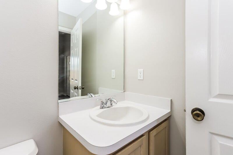 2,150/Mo, 11951 Lark Song Loop Riverview, FL 33579 Bathroom View